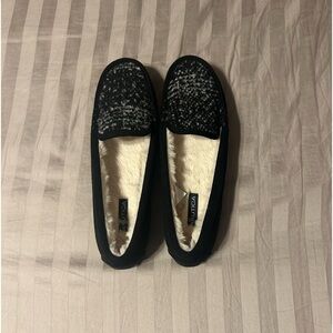 Fuzzy, warm house shoes